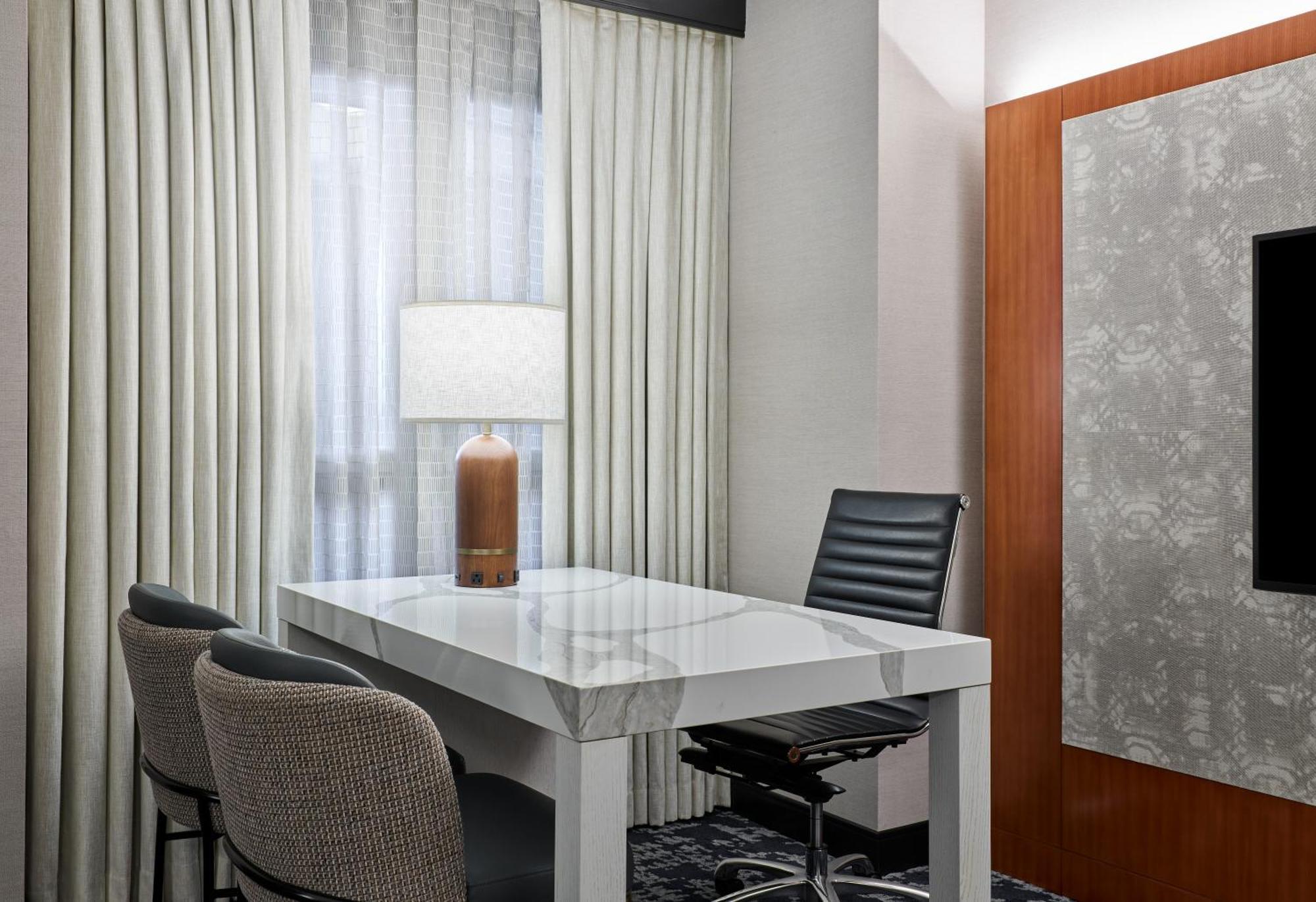Embassy Suites By Hilton Washington Dc Convention Center Εξωτερικό φωτογραφία
